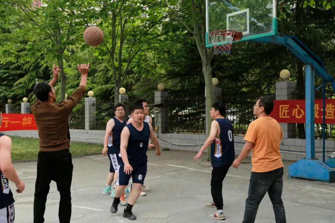 上海山美股份2025春季運動會火熱啟幕！拔河、籃球預(yù)賽燃情開戰(zhàn)